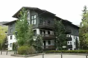 2-385 Gore Creek dr Vorlaufer 201, Вейл