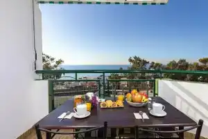 Rentcostadelsol Malaga-El Palo, Малага