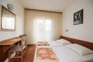 Apartments & Rooms Peranic, Новаля