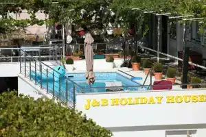 J & B Holiday House, Хвар