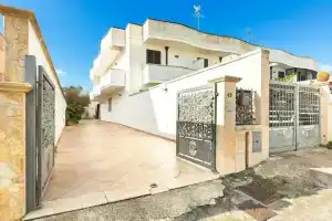 2121 Villetta Colmonese, Порто-Чезарео