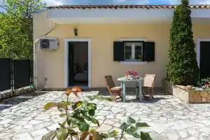 Foxy studio 1, Керкира