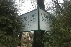Clifton House Hotel, Ньюкасл