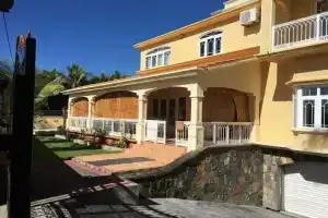 Villa Sarbel, Пуэнт-д'Эсни