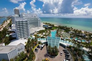 Fontainebleau Miami Beach Private Luxury Suites, Майами Бич