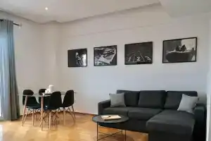 SynPiraeus Apartments & Studios, Пирей