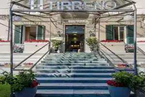 Hotel «Tirreno», Марина-ди-Масса