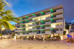 Sud Ibiza Suites, Платжа ден Босса