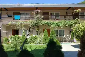 Гостевой дом «Морской Бриз», Пицунда