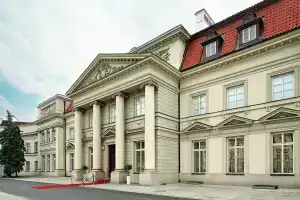 Hotel Bellotto, Варшава