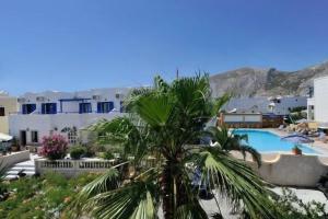 Ino Hotel, Камари