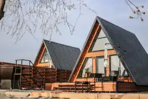 База отдыха «Озёрное», Девица