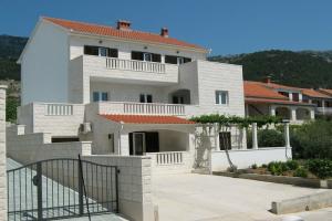 Nikola M - 2 Bedrooms - A4, Бол