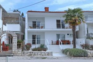 Holiday Home Rosemary, Komarna
