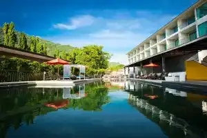 Sunset Beach Club Hotel & SPA, Баан Тай