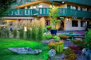 Robin Hood Inn and Suites, Виктория