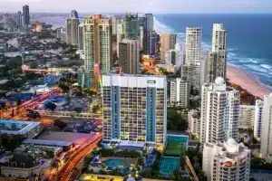 L5 Surfers Paradise Apartment, Голд-Кост