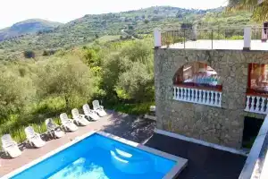 Casa Siciliana Altarbiah, Трабия