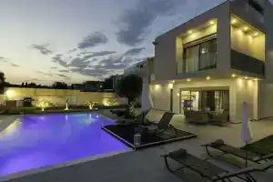 Filerimos bellevue villa, Лалисос