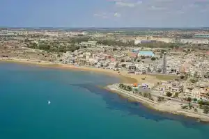 Delfino2 Casesicule, Nice Apartment with Balcony, Sand Beach at 70 mt, Wi-Fi, Поццалло