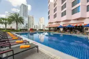 Rembrandt Hotel And Suites Sha Plus Certified, Бангкок