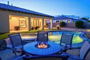Luxury Resort Style Living w Pool & Jacuzzi, Индио