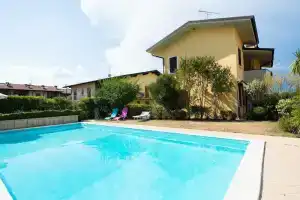 Appartamento i Due Giardini, Манерба-дель-Гарда
