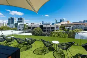 Modern Room With Rooftop Terrace Located Centrally, Перт