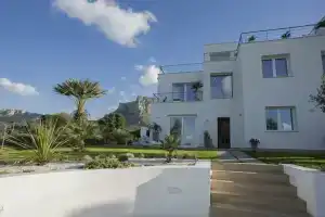 Zabbàra B&b, Терразини