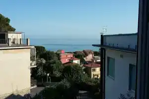 Stunning Sea view Apartment, Монтероссо-аль-Маре