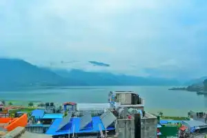 Hotel Direction Pokhara, Покхара