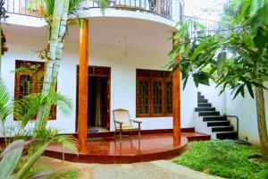 Wayside Guest, Mirissa South