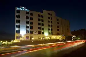 Days Inn by Wyndham Hotel Suites Amman, Амман