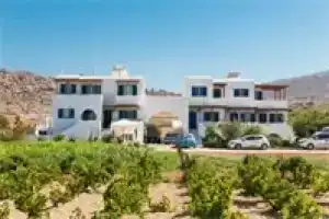 Joanna's Apartments, Кастраки