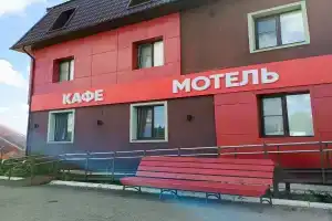 Гостиница «Красная Лошадь», Кижеватово