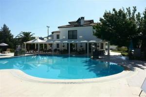 Курортная гостиница «Club Mel», Дальян