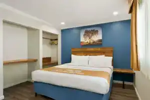 Days Inn & Suites by Wyndham San Diego Sdsu, Сан-Диего