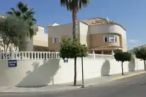 Casa Frente al Lago Rosa, Торревьеха