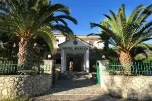 Metaxa Hotel, Каламакион
