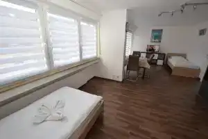 Ab Apartment 92, Штутгарт