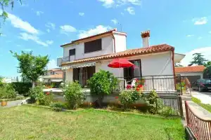 Apartment 1674, Štinjan