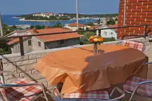 Apartment 761, Умаг