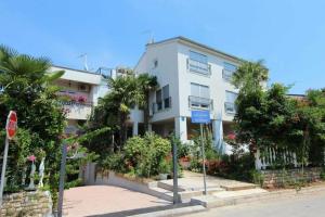 Rooms and apartments Sally, Ровинь