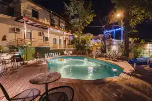 Ionian Paradise, Нидри