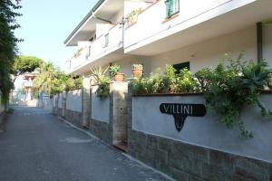 Villini Macrì, Паргелия