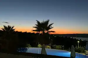 World Dreams, Сапанджа