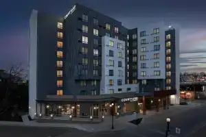 Courtyard by Marriott Nanaimo, Нанаймо