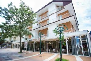 Hotel «Confort», Каттолика