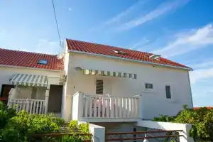 Apartments Lenka, Сутиван