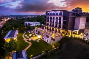 Heybeli Hotel, Муданья